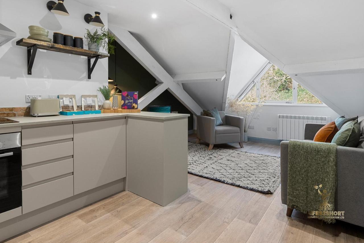 Luxe Courtyard Apartment For 4 Near Exeter City Centre Extérieur photo