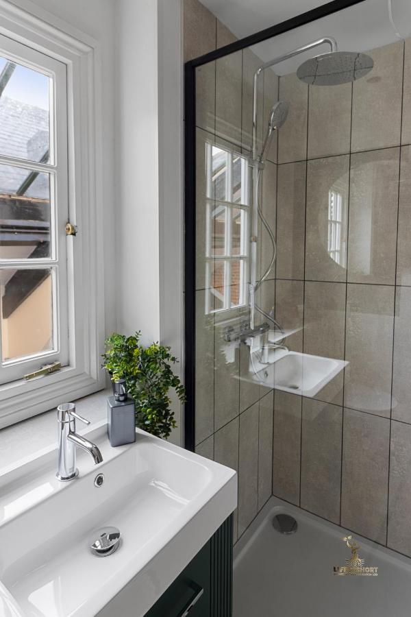 Luxe Courtyard Apartment For 4 Near Exeter City Centre Extérieur photo