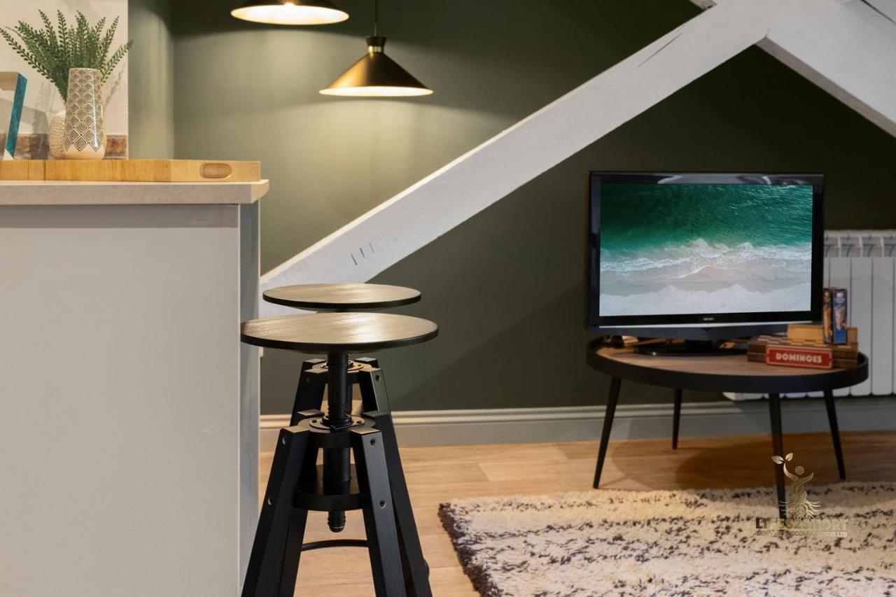 Luxe Courtyard Apartment For 4 Near Exeter City Centre Extérieur photo