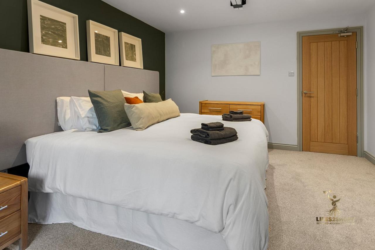 Luxe Courtyard Apartment For 4 Near Exeter City Centre Extérieur photo